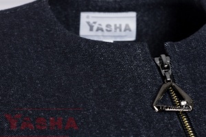 Деним костюм „Градски ритъм“ със сако и панталон в тъмносиньо | YASHA
